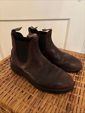 Unisex Brown Leather Blundstone Chelsea Boots